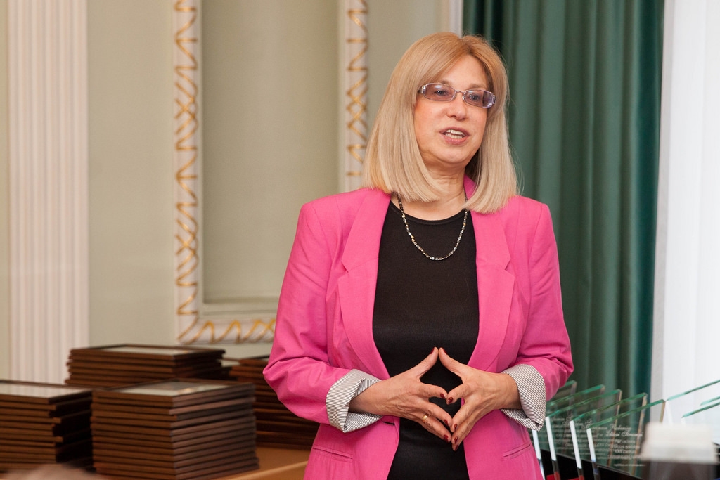 Ina Druviete Īslaicīgi ekonomiski ieguvumi nedrīkst būt pamats skolu